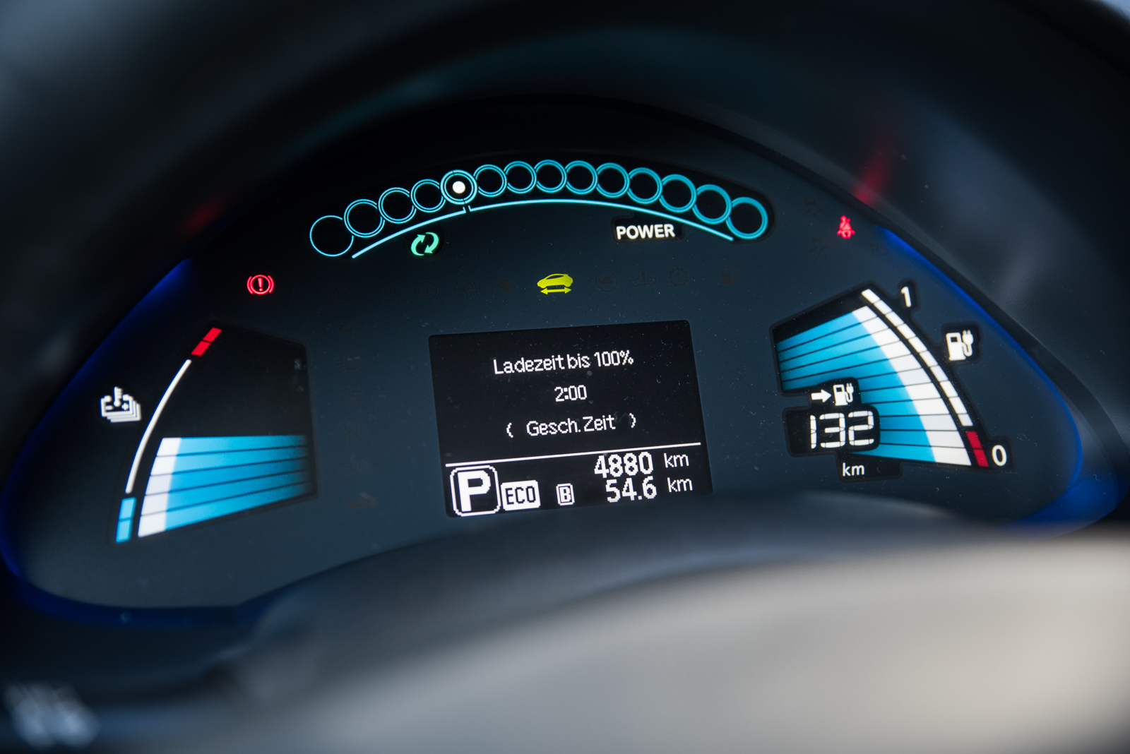 Renault Zoe Vs Nissan Leaf Die Blauen Stromzwerge Im Test